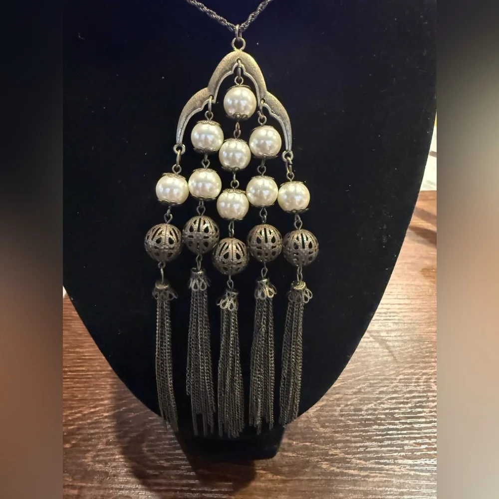 Stunning Vintage-Style Faux Pearl Chandelier 36” Necklace Brass Cable Chain